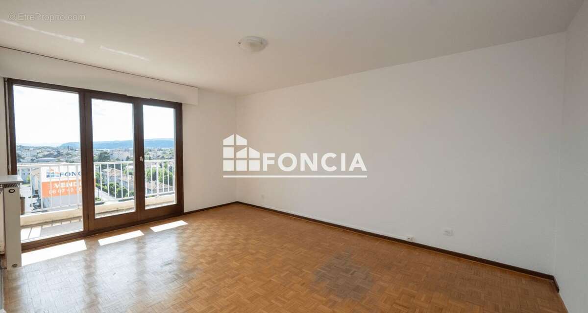 Appartement à BOURG-LES-VALENCE