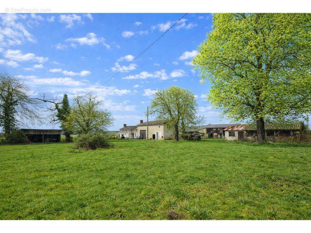 Maison à MONTPON-MENESTEROL