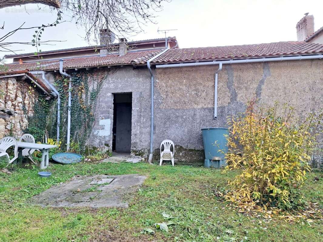 1000035200 - Maison à ARNE