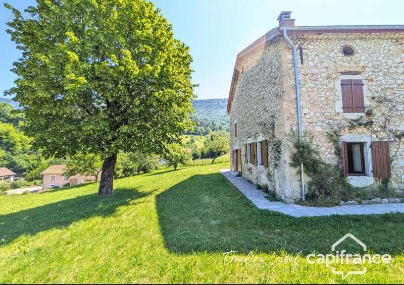 Maison en pierre de 164 m2 - 5 chambres - Jardin arboré et dépendances - Saint Martin en Vercors (26420) - photo 2