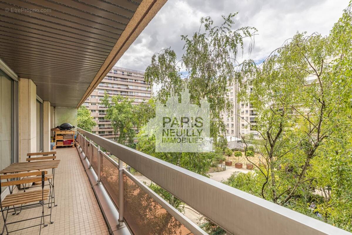 Appartement à PARIS-17E