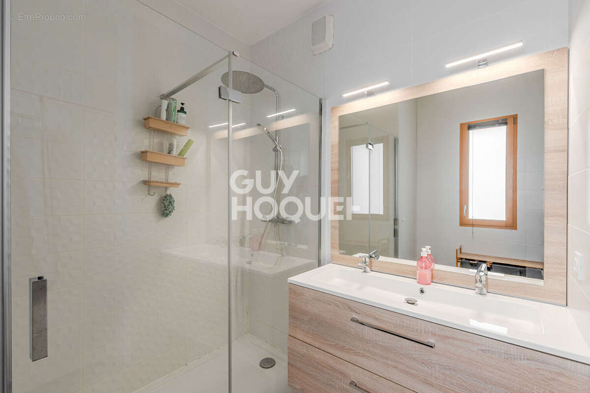 Appartement à LYON-9E