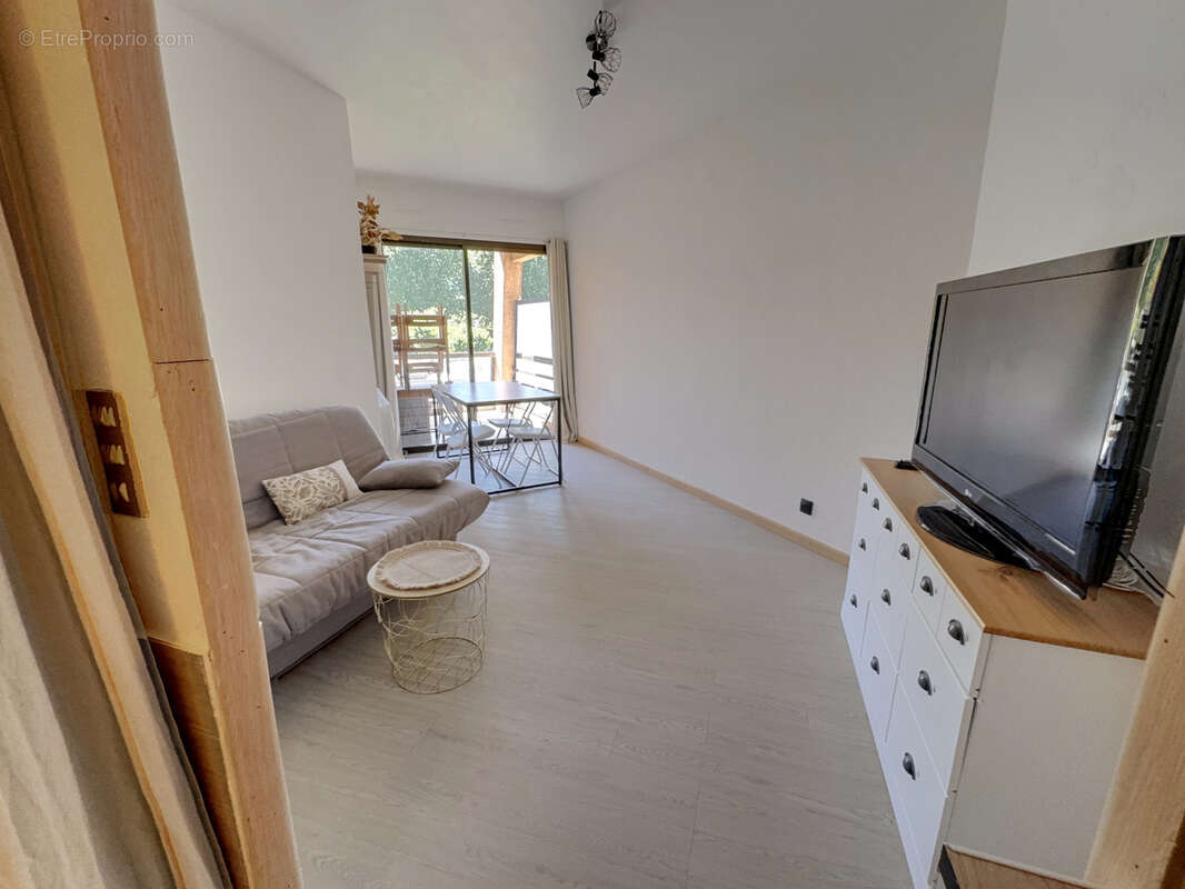 Appartement 28 m² à Santa-Lucia-Di-Moriani  - photo 2