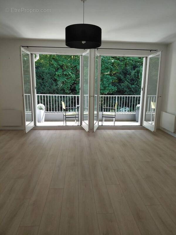 Salon - Appartement à MALESHERBES