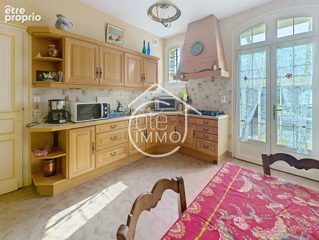 BERGERAC : Maison familiale de 204m² au cœur d'un parc arboré avec étang clos - photo 5