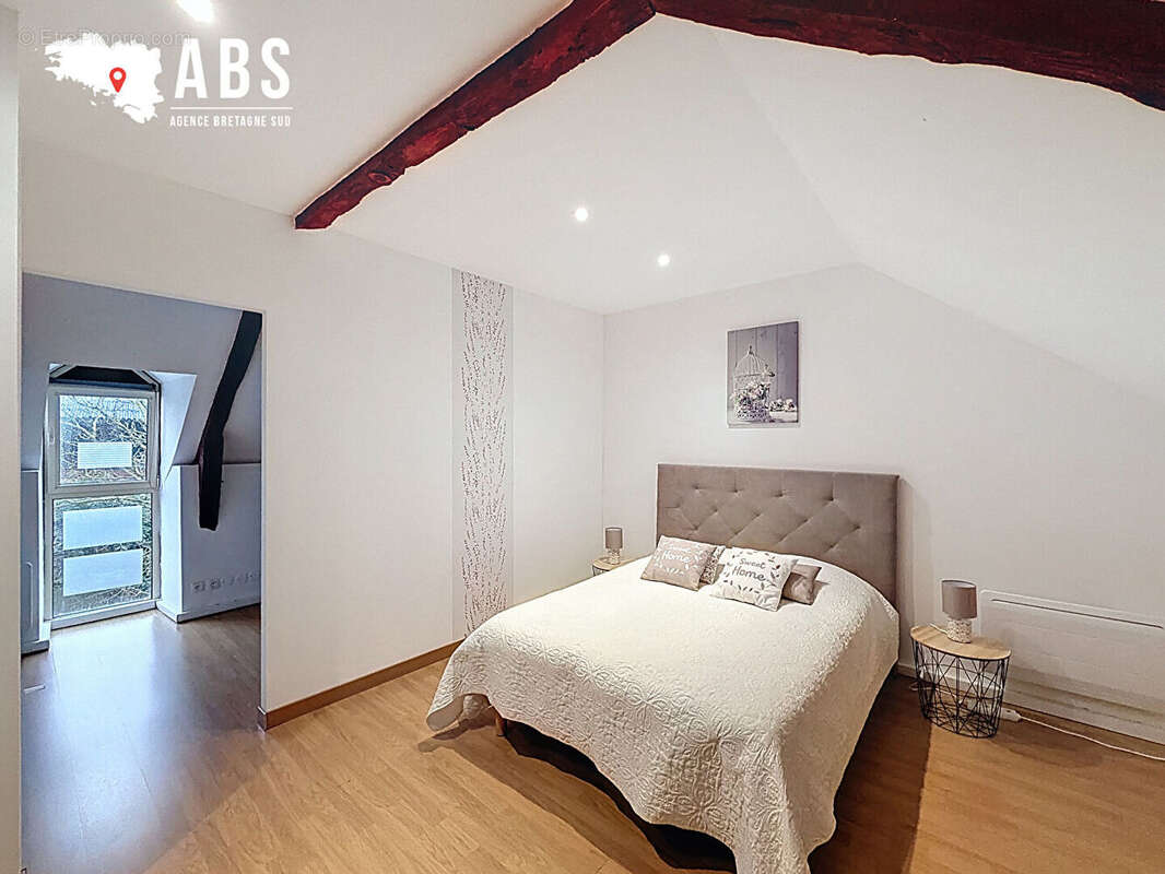 Maison 226 m² à Peaule  - photo 6