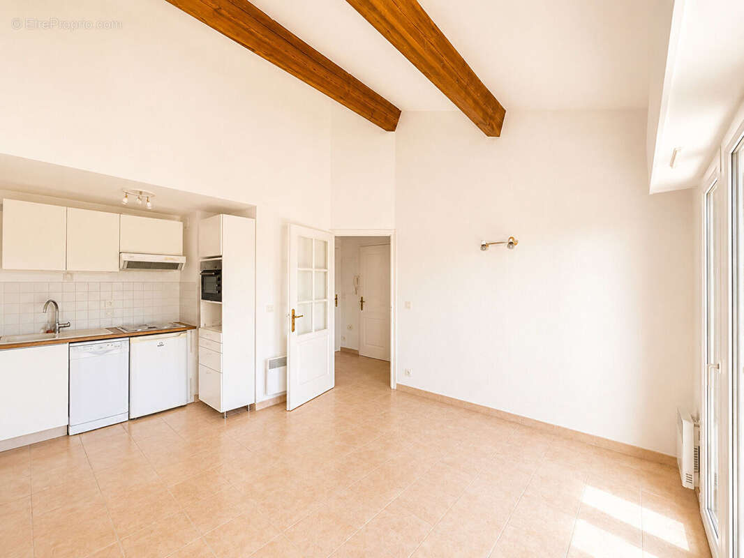 PORT FRÉJUS Duplex avec terrasse, garage et vue dégagée - photo 5