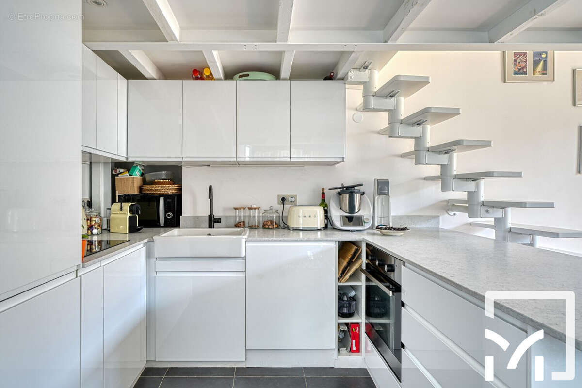 Appartement à PARIS-17E