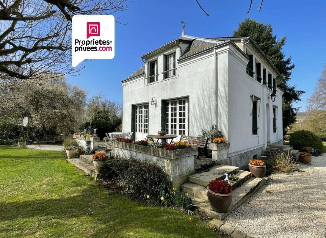 Maison à CHERISY