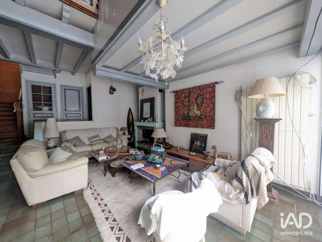 Maison 205 m² à Le Poizat  - photo 3