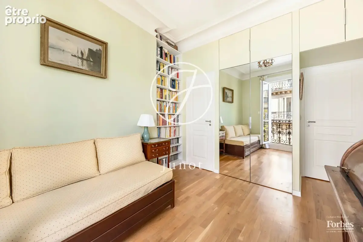 Paris 7e - GROS CAILLOU / BOSQUET - Appartement - 4 pièces - 106,21m² Carrez - 107,47m² au sol - 2 chambres - Vues sur monument - photo 19
