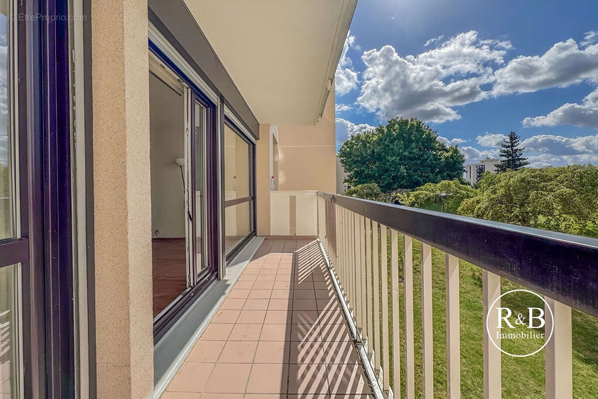 Appartement à LES CLAYES-SOUS-BOIS