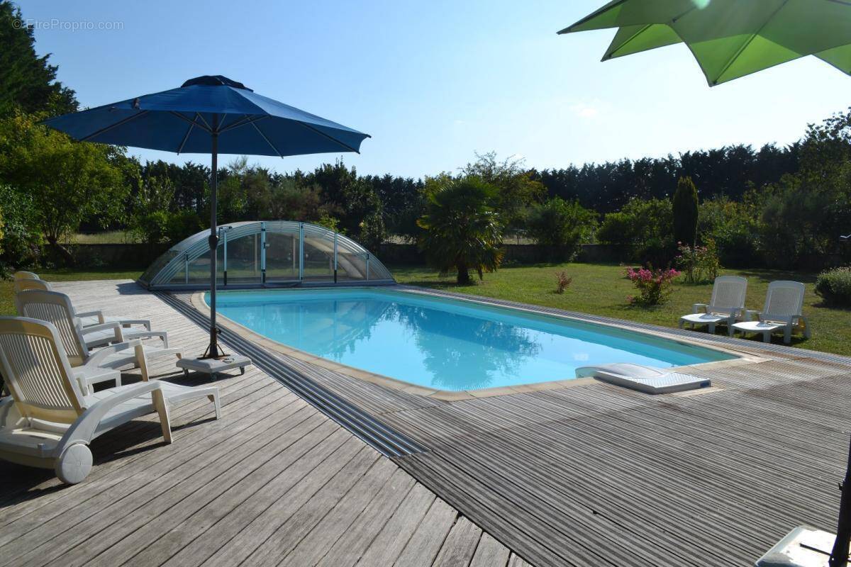 Maison à PRISSE-LA-CHARRIERE