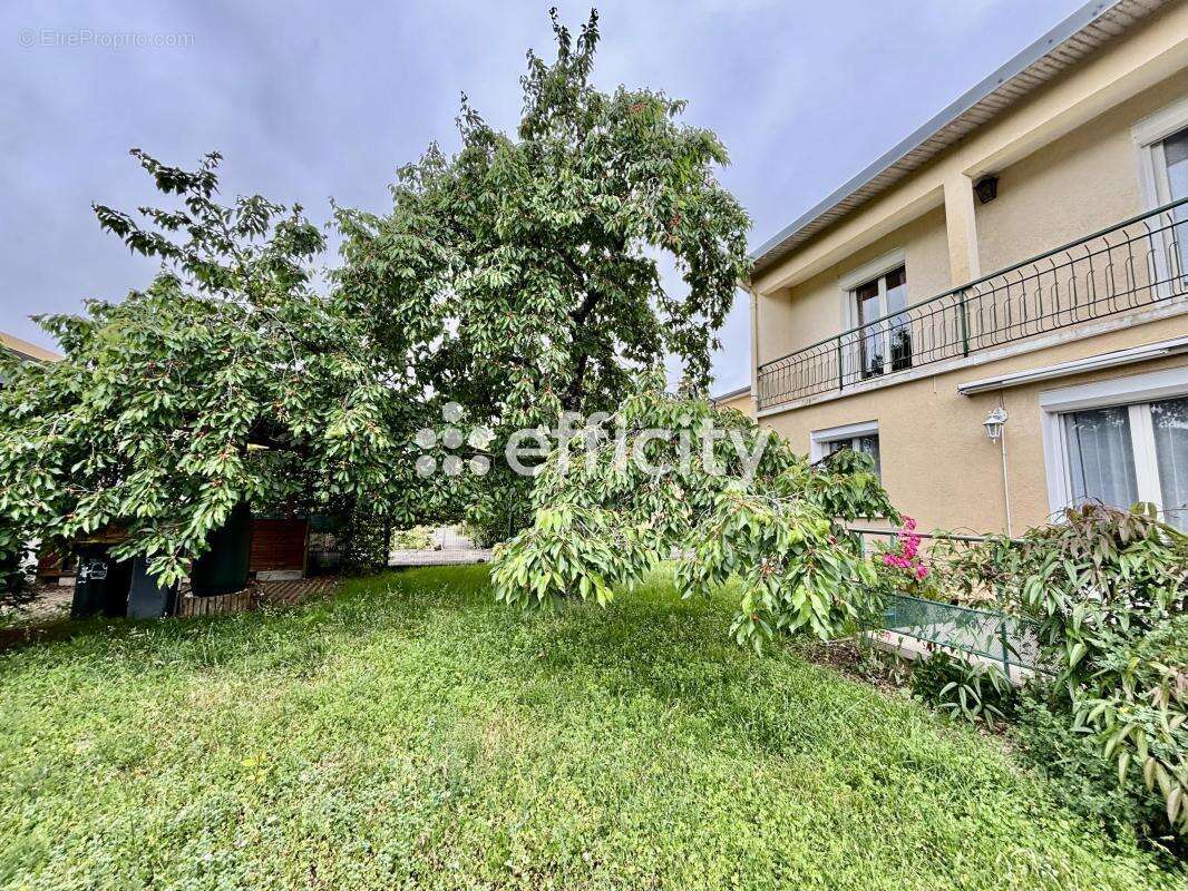 Maison à SAINT-DOULCHARD