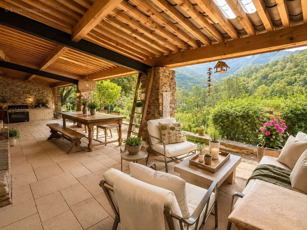 Maison à LA GARDE-FREINET