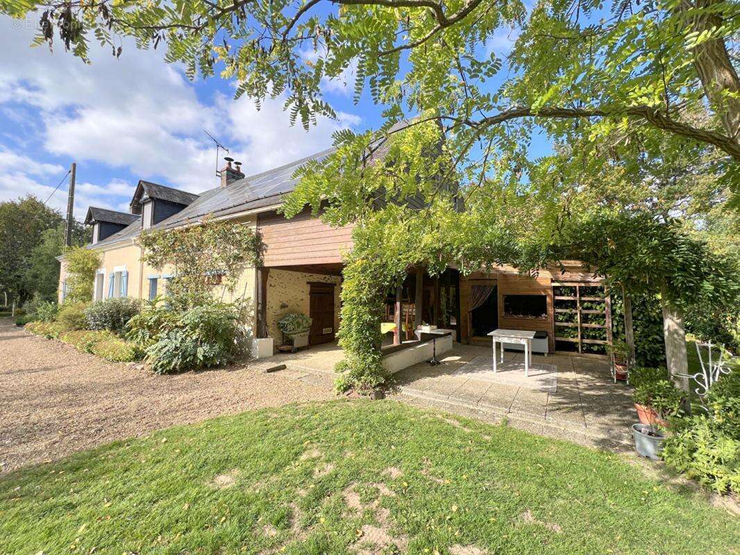 Maison à MONCE-EN-BELIN