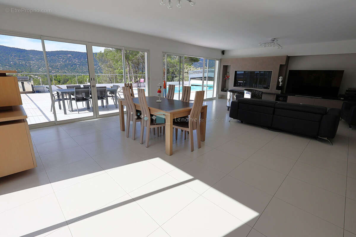 Maison à PEYMEINADE