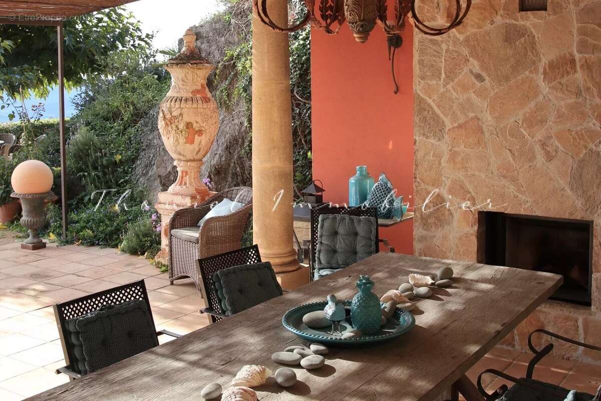 Maison à LA GARDE-FREINET