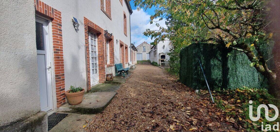 Photo 1 - Maison à CELLETTES