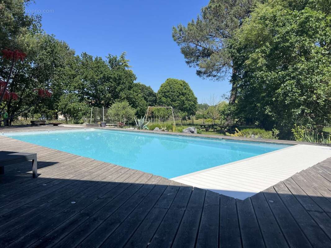 JARDIN - Maison à BLANQUEFORT