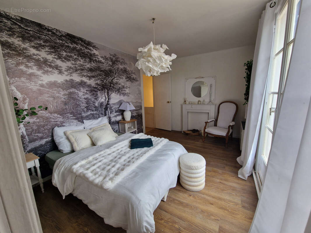 Maison à SAINT-LAURENT-DE-LA-SALANQUE