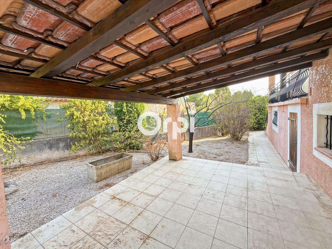 Maison individuelle avec fort potentiel à Roquefort-la-Bédoule - photo 8
