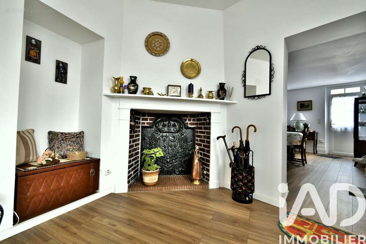 Photo 2 - Maison à MAIGNELAY-MONTIGNY