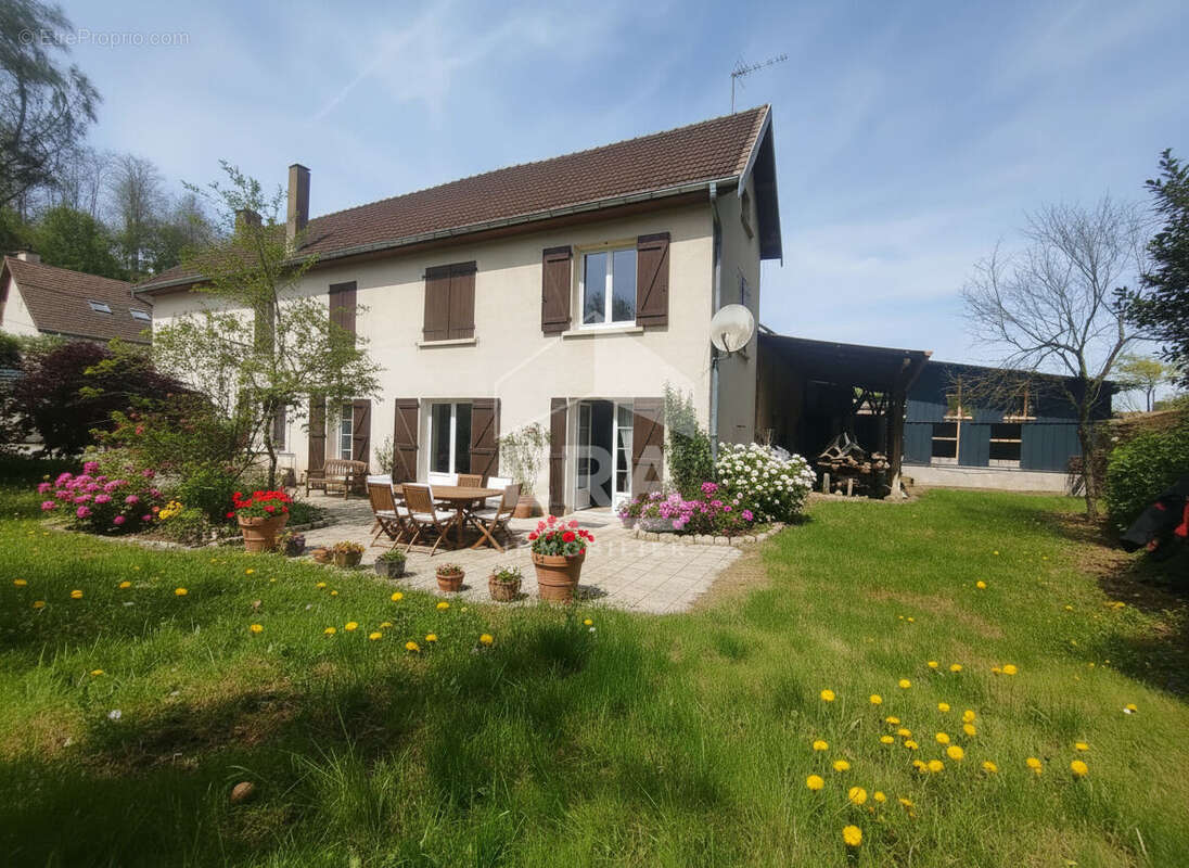 Maison à FONTENOIS-LES-MONTBOZON