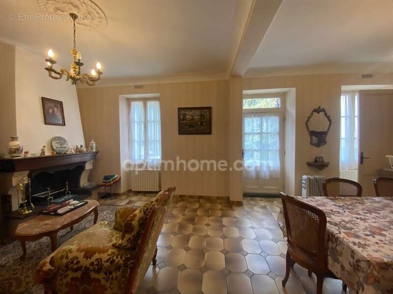 Maison à CAMBLANES-ET-MEYNAC