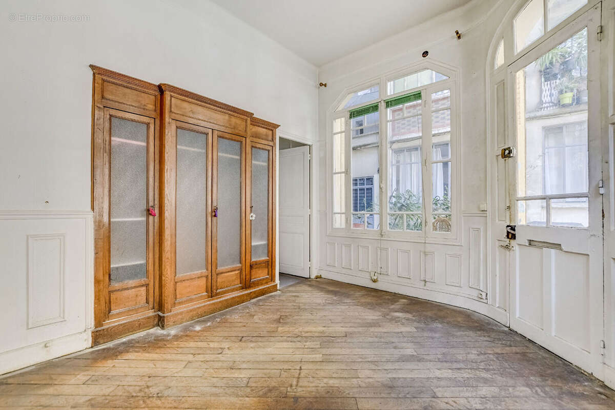 Paris 19 : Appartement 2 pièces de 32,95m² avec travaux - photo 2