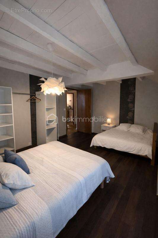 Maison en pierre 131 m² + grange 110 m² – Fort potentiel gîtes - photo 10