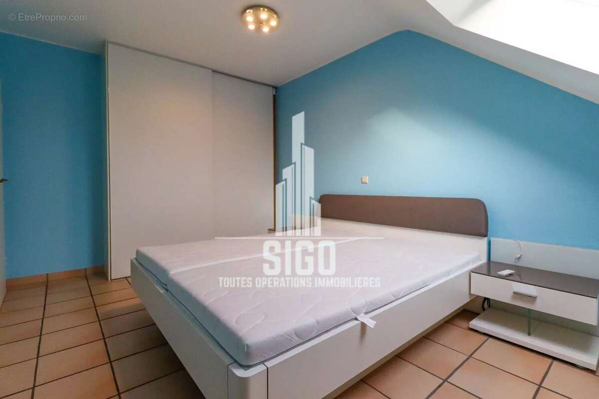 Appartement à MEZERES