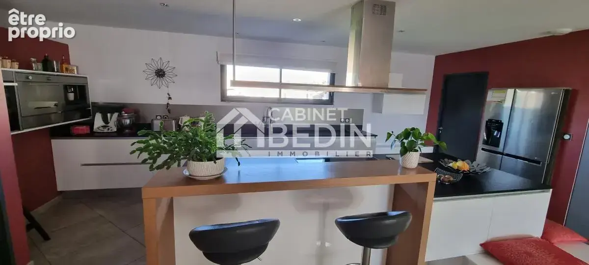 Maison 6 pièces 212 m² à vendre à Bourg (33710) - photo 3