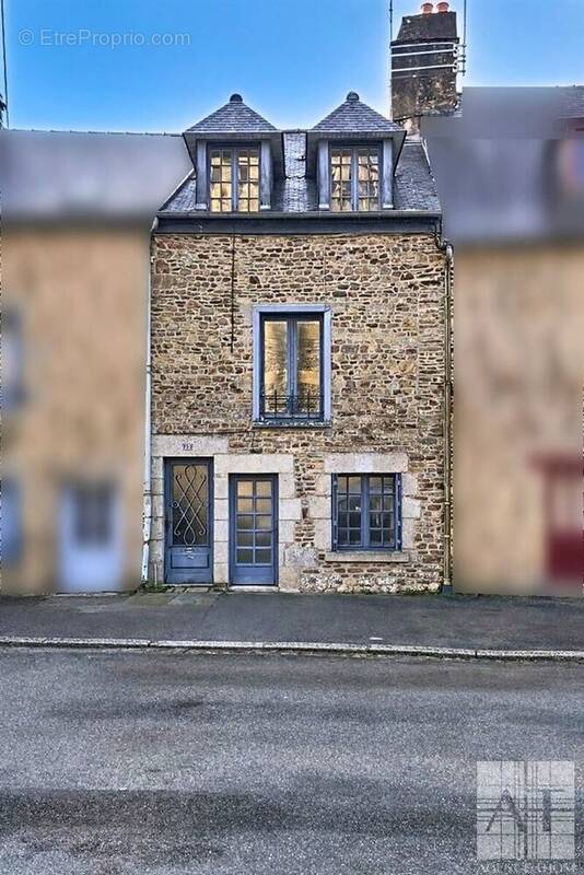 Maison à FOUGERES
