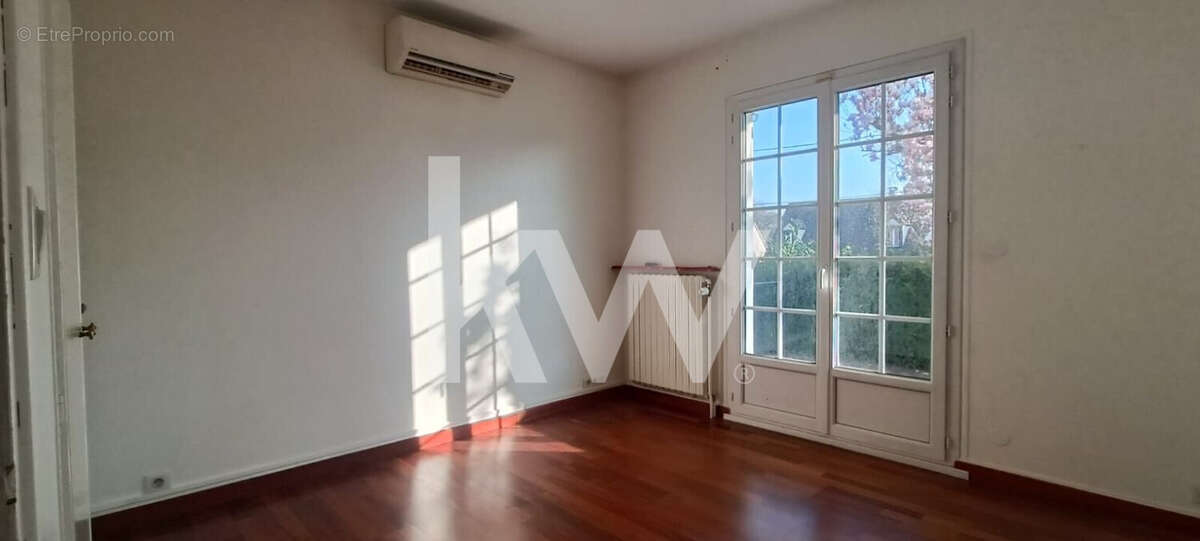 Maison 217 m² à Saint-Jean-De-Braye  - photo 4