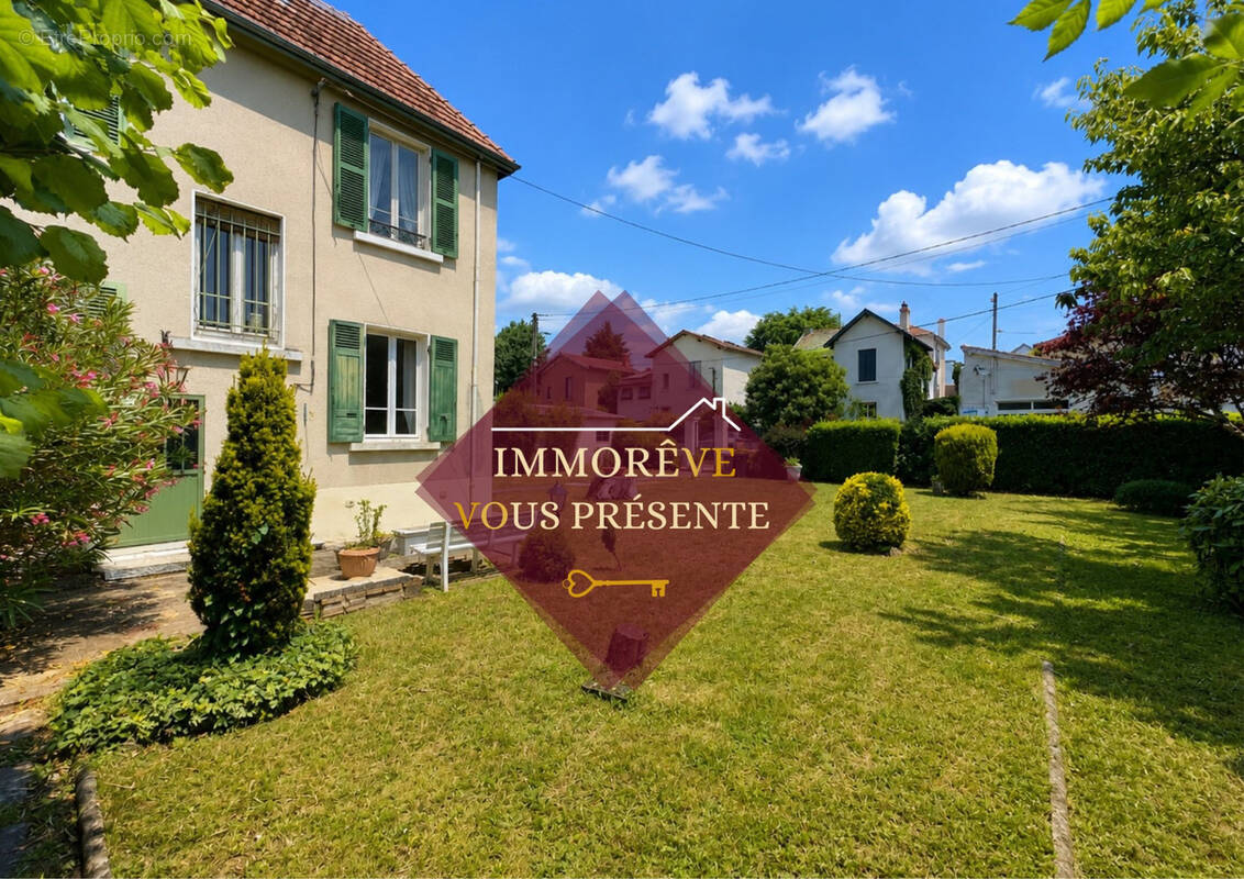Maison à TASSIN-LA-DEMI-LUNE