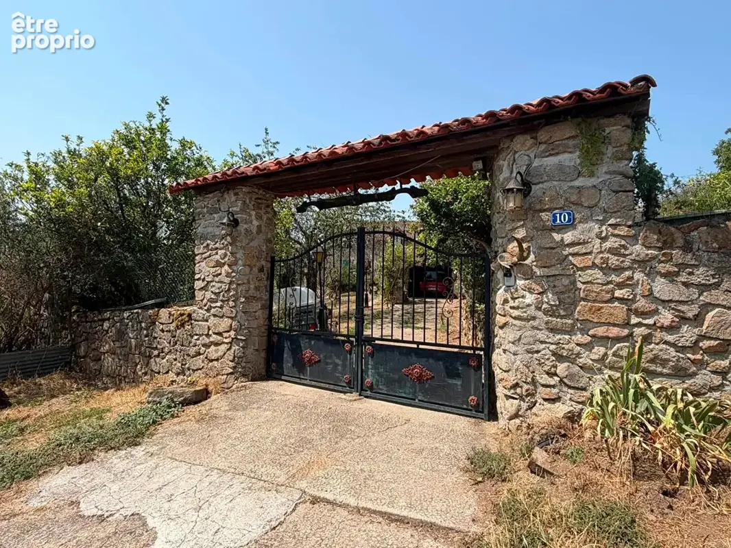 HAUTE-VIENNE ? Belle maison en pierre avec une seconde maison à rénover, grange et vue exceptionnelle. - photo 18