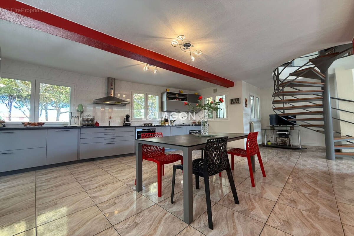 Maison à SAINT-CYPRIEN