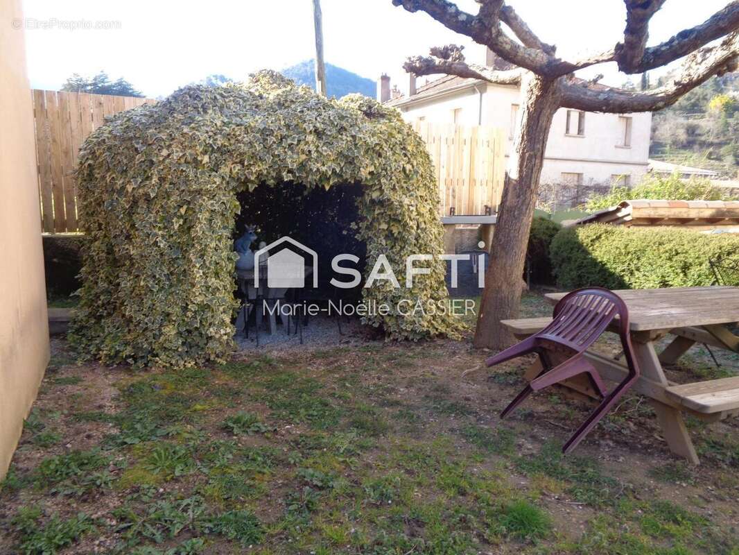 Photo 6 - Maison à SAINT-SAUVEUR-DE-MONTAGUT