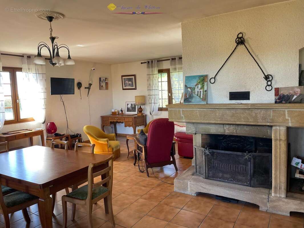 n°2 - Maison à LA CLAYETTE