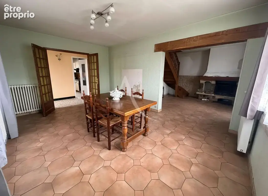 SERRIS BOURG - Env. 160 m² - 3 chambres + bureau - Terrain 588 m² - photo 4