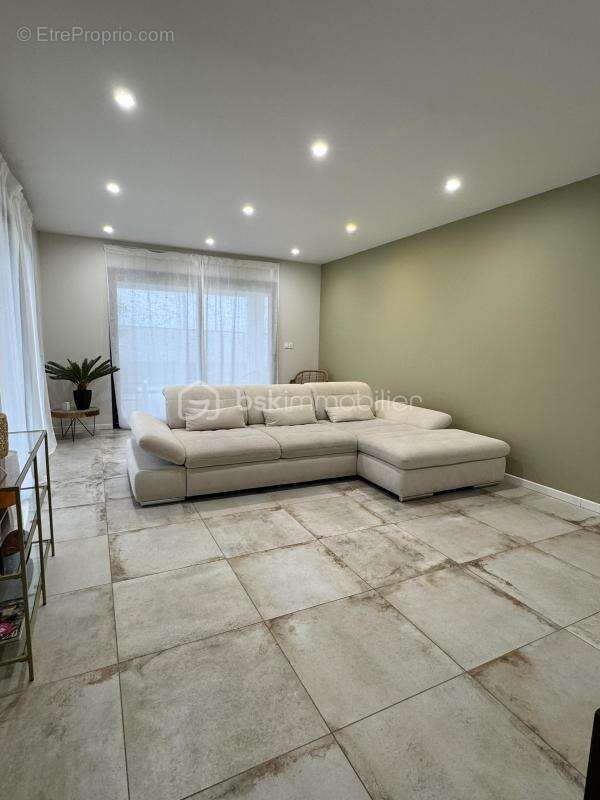 Maison à PONT-EVEQUE