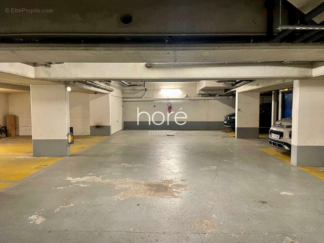 Parking à LEVALLOIS-PERRET