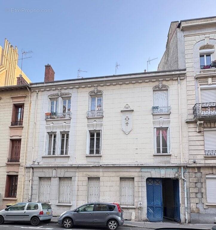 Appartement à SAINT-ETIENNE