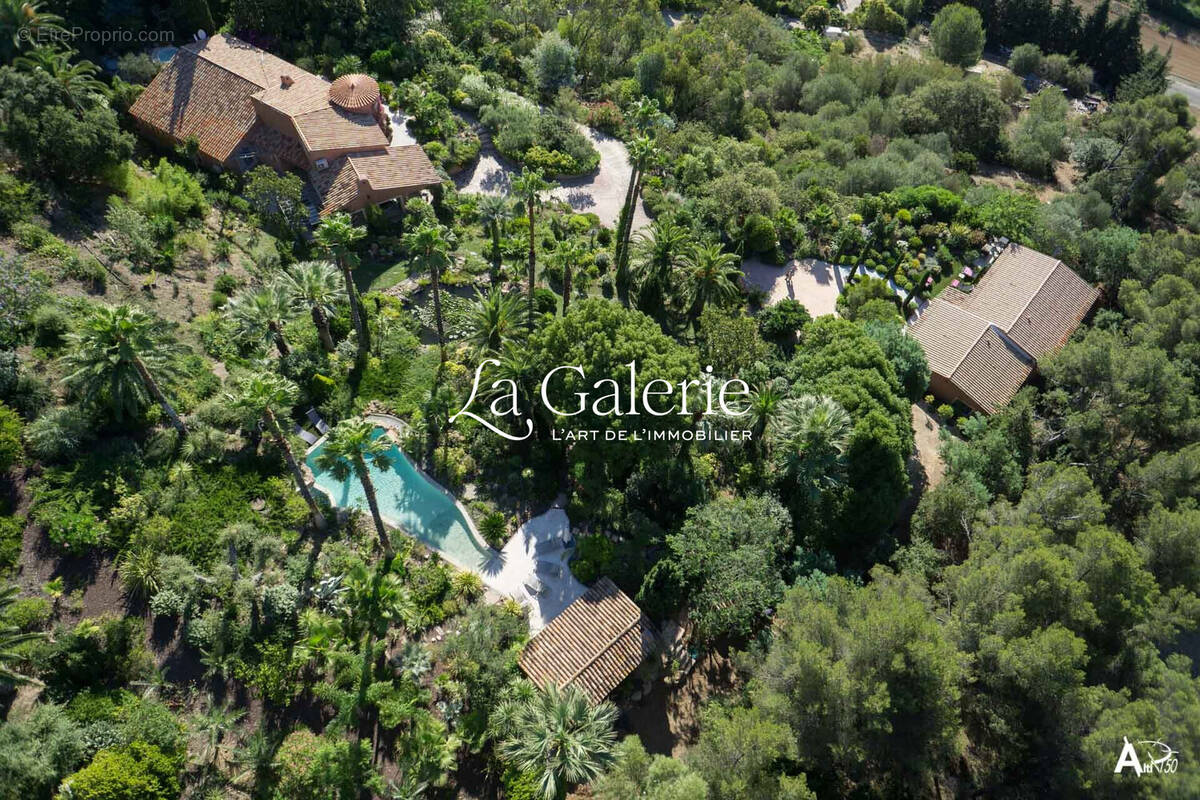 Maison à CARQUEIRANNE