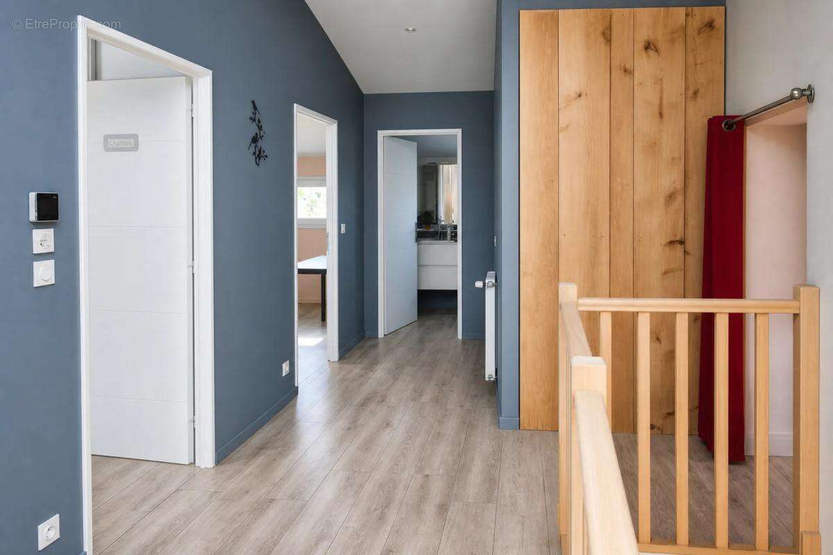 Maison familiale 8 pièces de 200 m² avec terrasse et jardin - photo 12