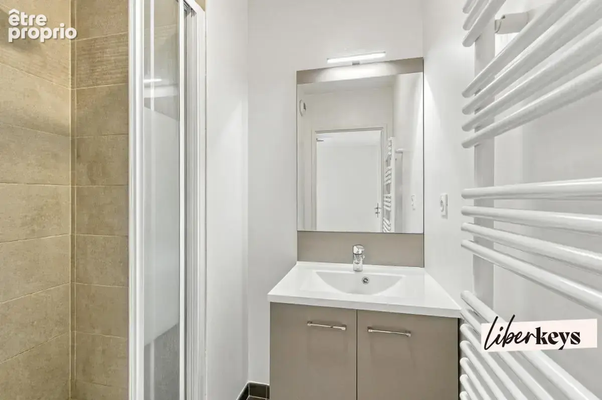 Appartement traversant avec balcon exposé Sud - Dernier étage dans résidence calme et récente - photo 8