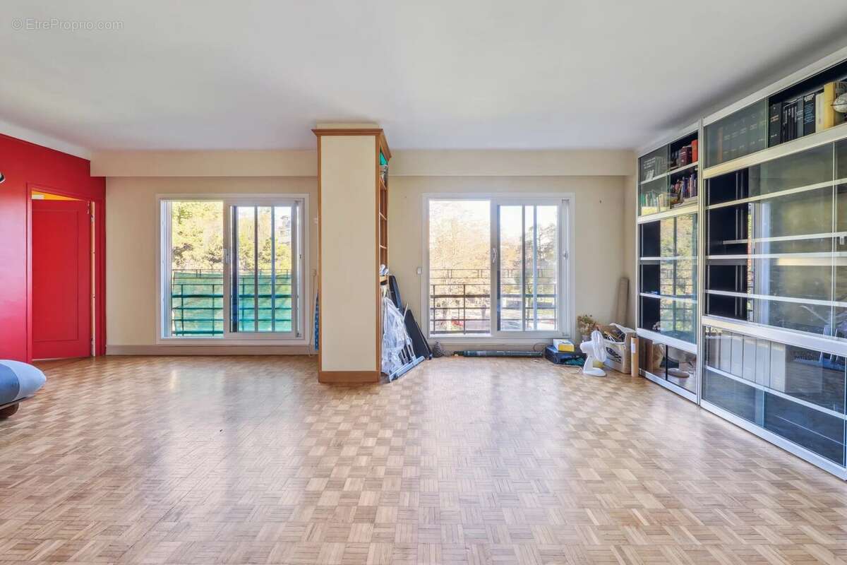 Appartement à NEUILLY-SUR-SEINE