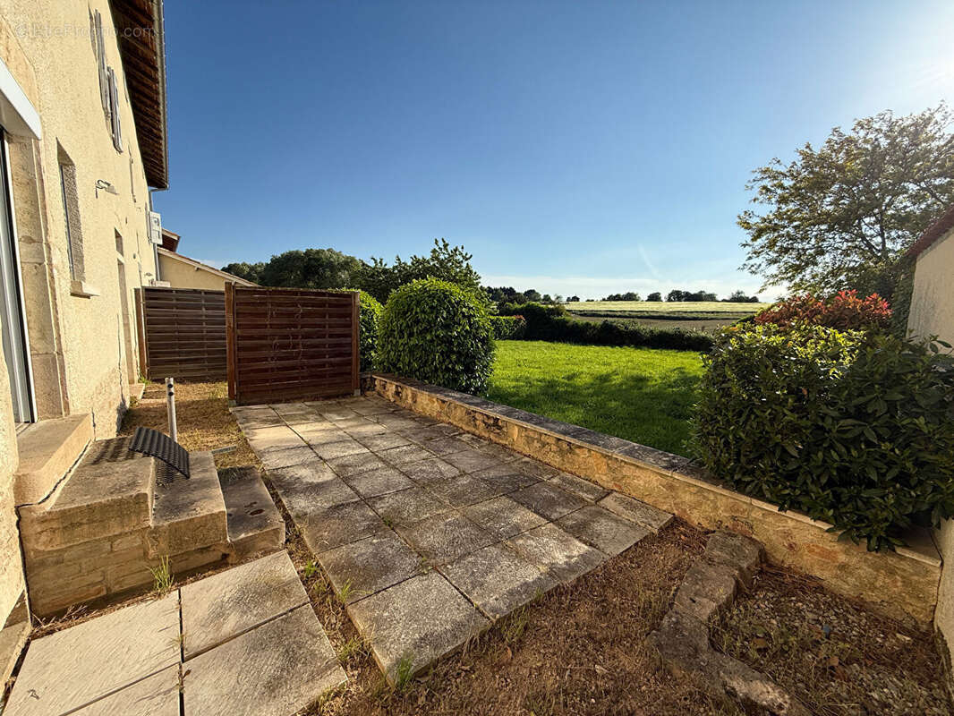 Appartement à SAINT-DIDIER-SUR-CHALARONNE