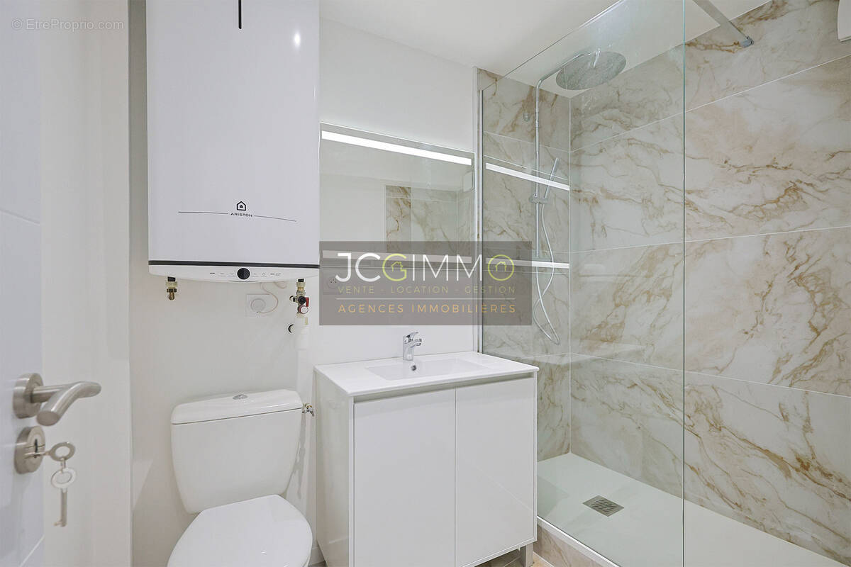 Appartement à CARCES